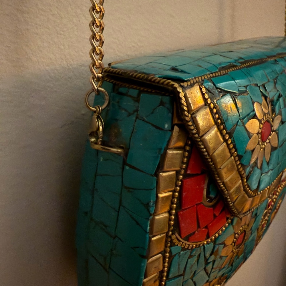 Antik Kraft mosaic crossbody bag with gold tone accents and chain strap - Picture 4 of 13